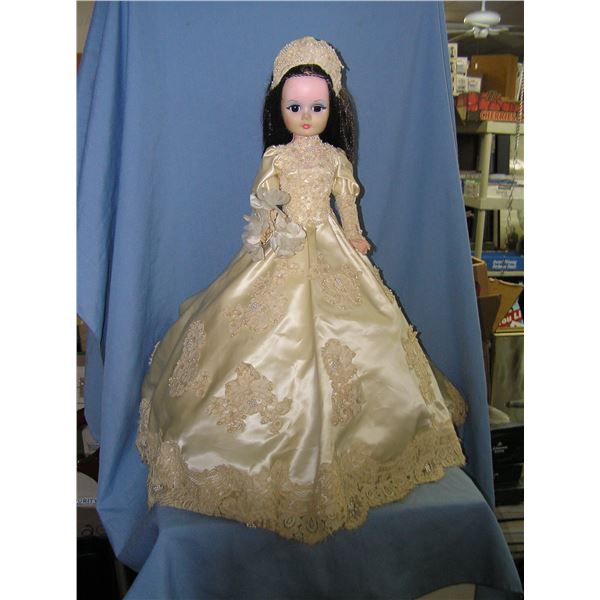 28 inch high quality wedding bride doll
