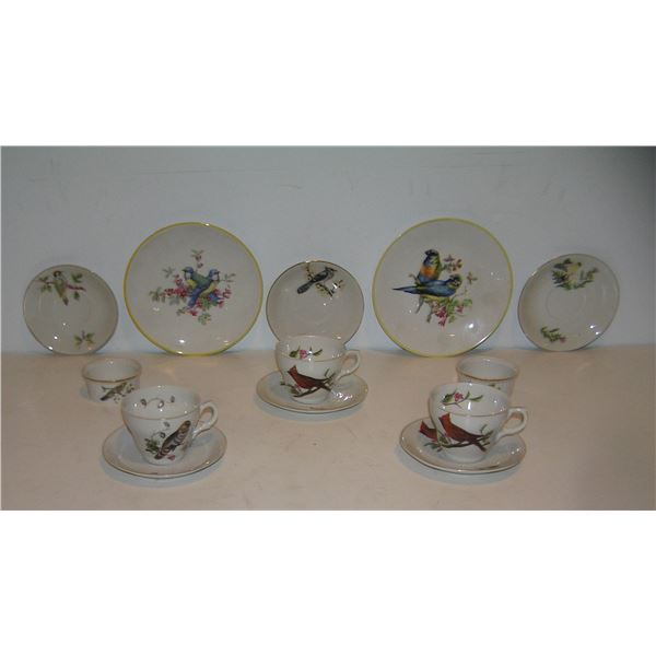 Group of bird decorated china pieces