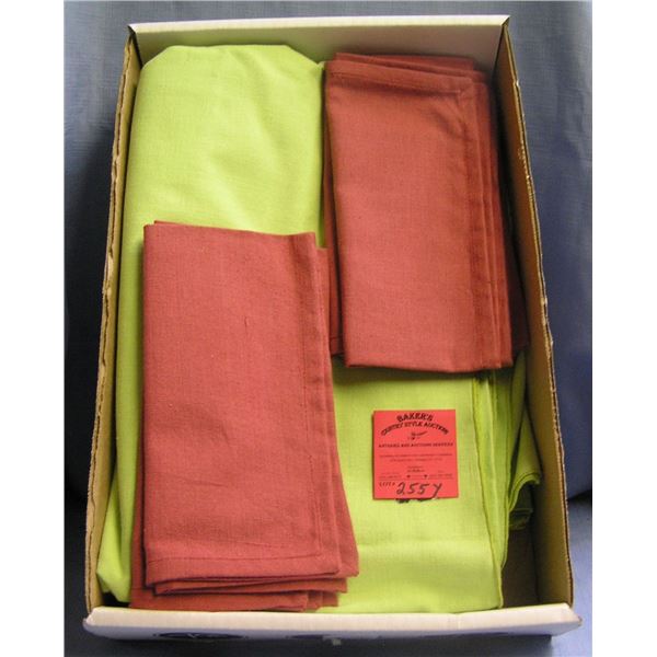 Tablecloth with four napkins