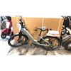 Image 1 : GREY AVENTON LEVEL.3 FRONT SUSPENSION 8 SPEED ELECTRIC BIKE