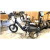 Image 1 : BLUE AVENTON ABOUND SR FRONT SUSPENSION 8 SPEED ELECTRIC BIKE