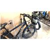 Image 3 : BLACK RTG IMPERIAL FRONT SUSPENSION 8-SPEED ELECTRIC BIKE