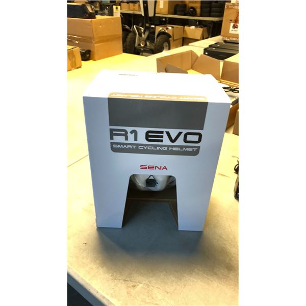 WHITE R1 EVO SMART CYCLING HELMET W/ BLUETOOTH SIZE MEDIUM
