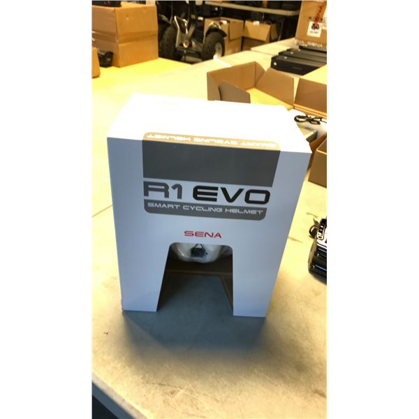 WHITE R1 EVO SMART CYCLING HELMET W/ BLUETOOTH SIZE LARGE