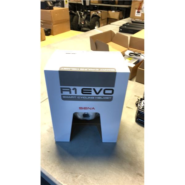 WHITE R1 EVO SMART CYCLING HELMET W/ BLUETOOTH SIZE LARGE