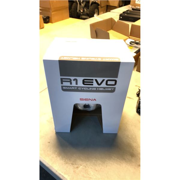 WHITE R1 EVO SMART CYCLING HELMET W/ BLUETOOTH SIZE LARGE