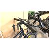 Image 3 : BLACK RTG IMPERIAL FRONT SUSPENSION 8-SPEED ELECTRIC BIKE
