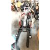 Image 3 : RED/BLACK HYDRAULIC 48V PUSH BUTTON FRONT LOAD LIFT WITH BATTERY AND KEYS *NO CHARGER*