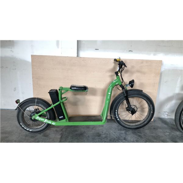 GREEN SUPER GLIDE 4.0 DUAL BATTERY FORMER RENTAL FAT TIRE/SCOOTER