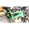 Image 3 : 4 ELECTRIC BICYCLES WITH VARIOUS MISSING PARTS/WHEELS