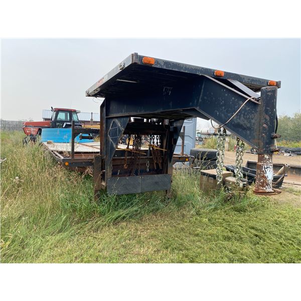 PJ 5th wheel tandem axle dually g/n flat deck trailer, 25 ft deck, 66in beaver tail and ramps Needs