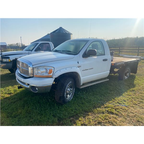 2006 White Dodge ram 2500 c/w hydra Bale Deck, V8 gas 4x4, Truck is not running #3D6WS26DX6G258020,