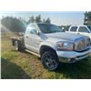 Image 2 : 2006 White Dodge ram 2500 c/w hydra Bale Deck, V8 gas 4x4, Truck is not running #3D6WS26DX6G258020,