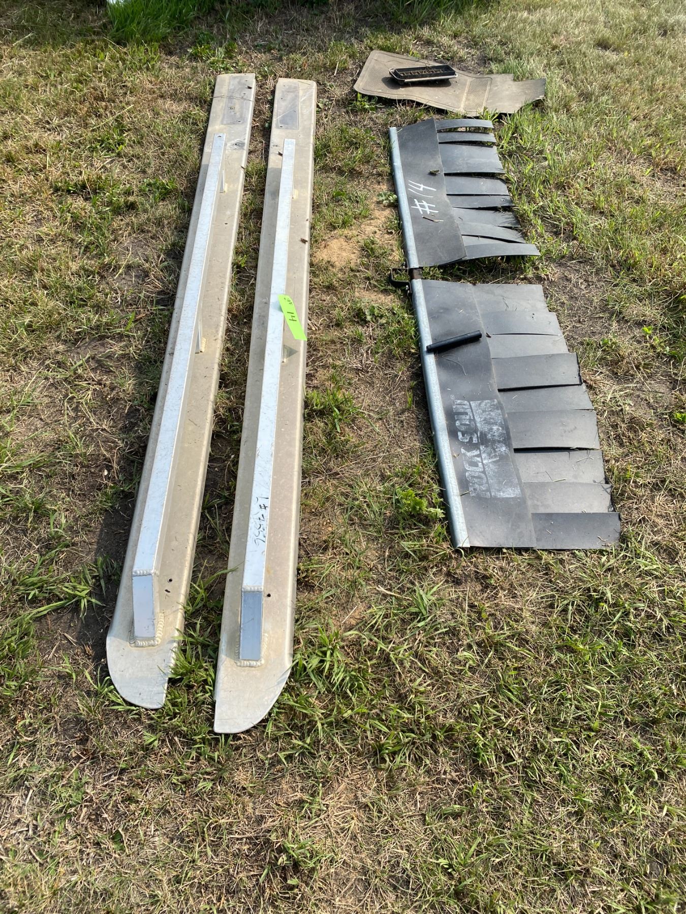 Rear rock shield & box rails