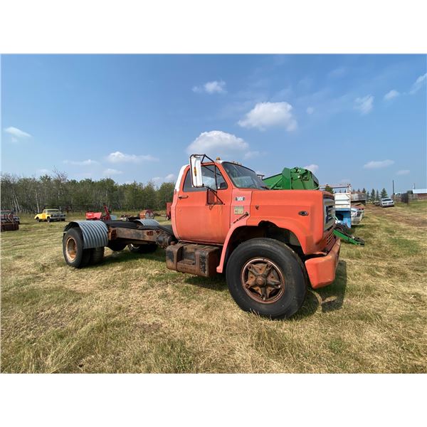 Red GM Single Axle C&C Not Running, Sold for Parts, V8-Standard