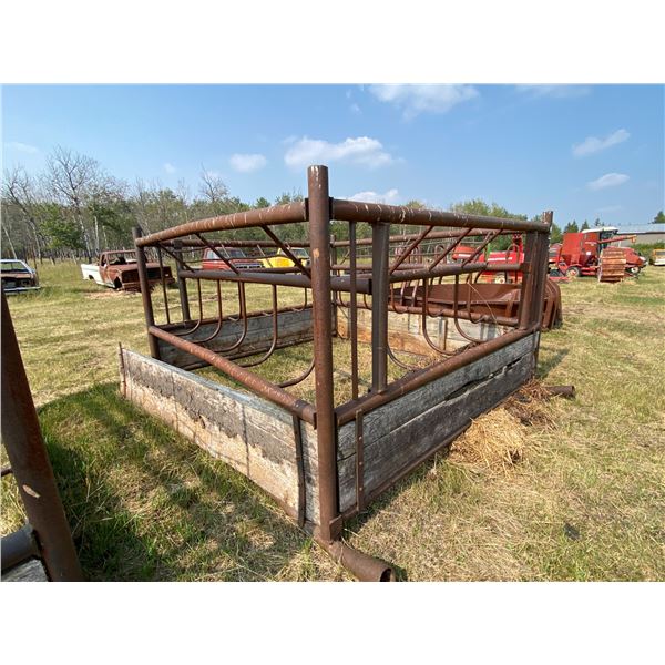Square Bale Feeder, approx. 100 inch x 100 inch