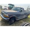 Image 2 : 1992 Ford Grey F250 4x4 s/n: 2FTHF26M9NCA53772 Sold for Parts