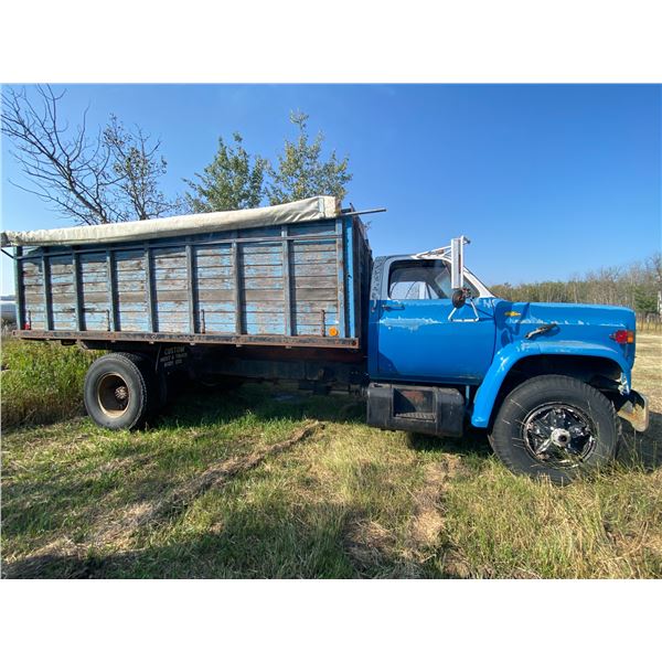 Blue GMC GRAIN TRUCK V8 STANDARD c/w box and hoist not running JGDL7D184CV592117