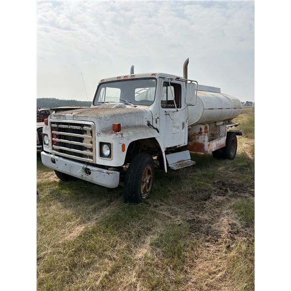 1979 IH #1724 Single axle fuel truck, SN. AA172JCA17872, V8 gas, standard, Sold for parts