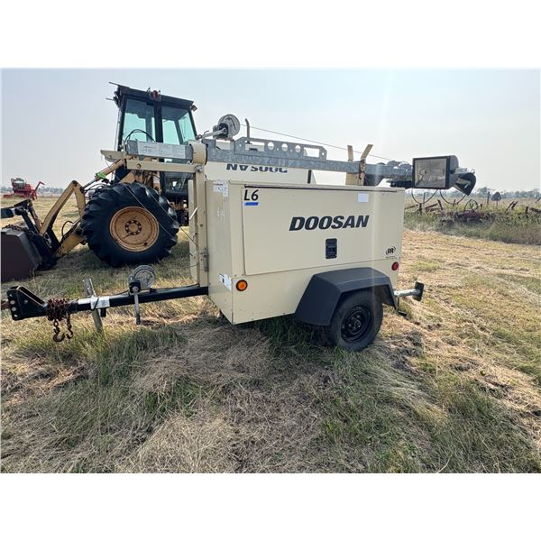 Doosan light tower, 24,303 hrs, sold as is