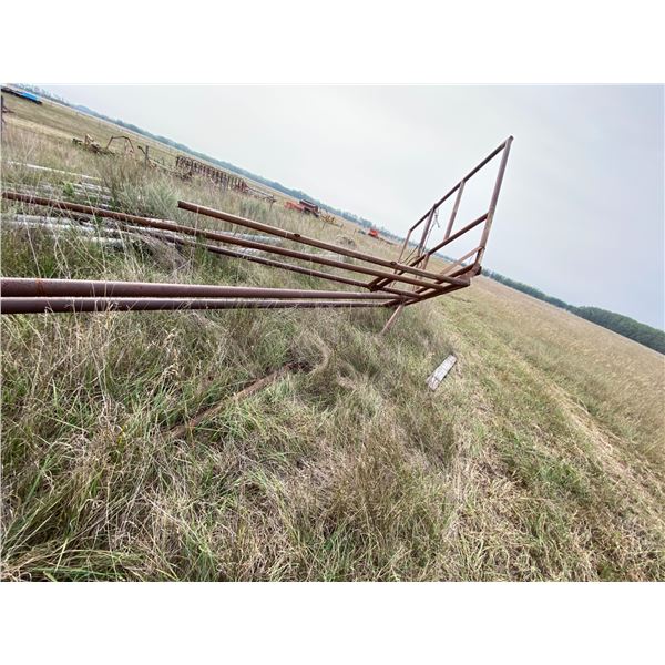 Partial steel rd. bale rigging