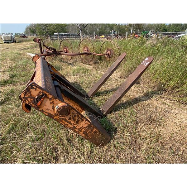 WBM q/a Loader Forks, 48 inches, 19.5 inches in between ears