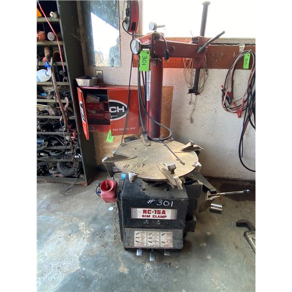 COATS RC-15A Rim Clamp Tire Machine