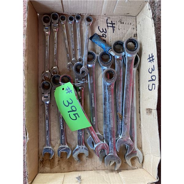 Box of Ratchet wrenches - Metric & Standard