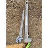 Image 2 : Aluminum Pipe Wrench & 24 in. Crescent