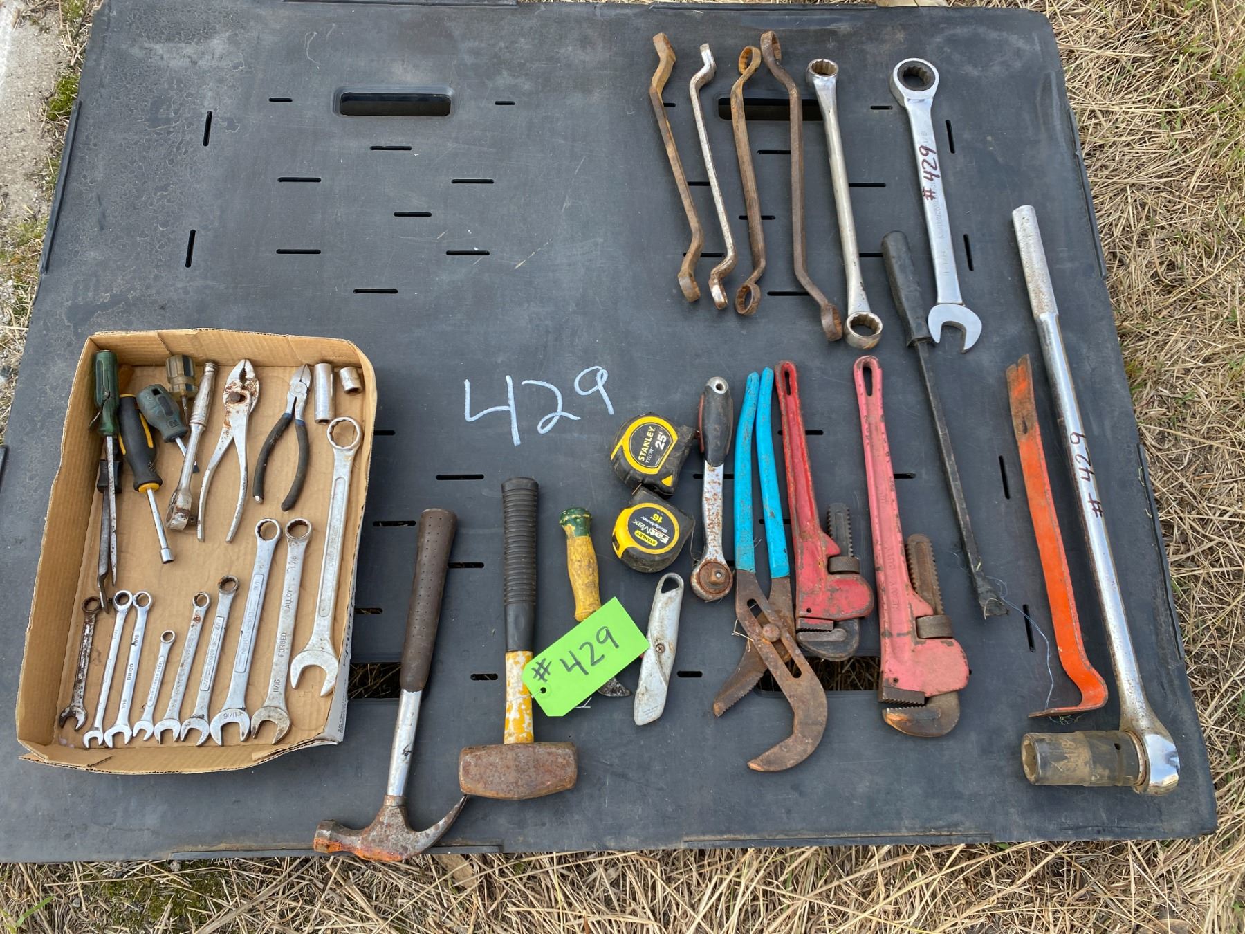 Qty of Hand Tools on Pallet - PALLET DOES NOT GO