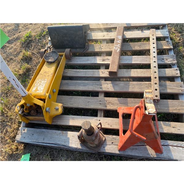 Yellow floor jack, rubber stopper, hyd jack, red jack stand