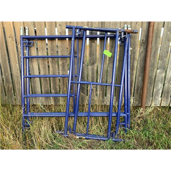 2- Blue full sections & 2 1/2 sections of scaffolding