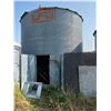 Image 11 : Butler 5 ring grain bin c/w wood floor
