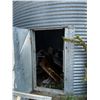 Image 3 : Butler 5 ring grain bin c/w wood floor
