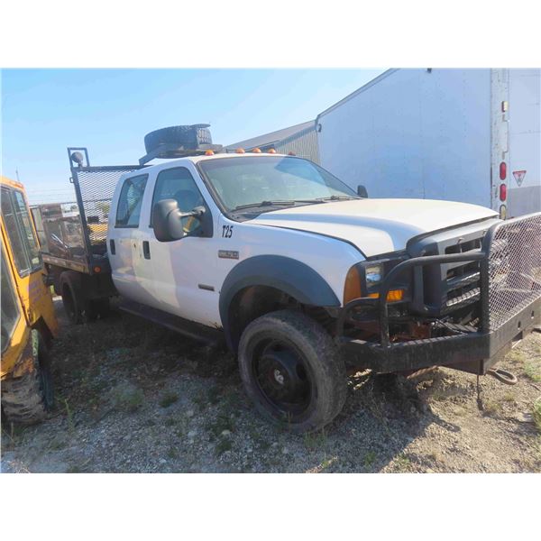 2005 Ford F450 XL Super Duty Crew Cab | 4X4 | Automatic | Dually 
