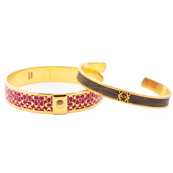 Loewe / Coach Logo Bangle Set â€“ Gold Tone with Enamel