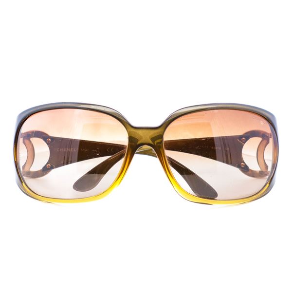 Chanel Madi CC-Logo Gradient Shield Sunglasses â€“ Olive / Honey Brown
