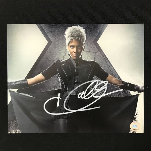 HALLE BERRY SIGNED X-MEN STORM 8X10 - KB COA