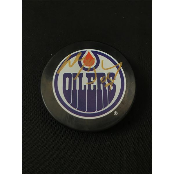 WAYNE GRETZKY SIGNED OILERS HOCKEY PUCK GCG COA