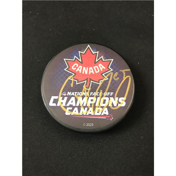 CONNOR MCDAVID SIGNED 4 NATIONS PUCK GCG HOLO