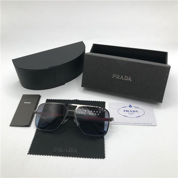 BNIB SUGLASSES WITH CASE AND ACCESSORIES