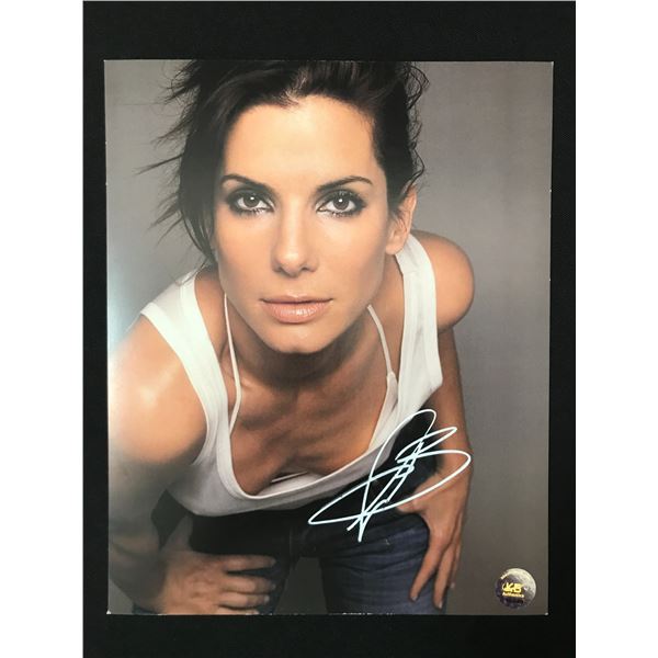 SANDRA BULLOCK SIGNED 8X10 - KB COA