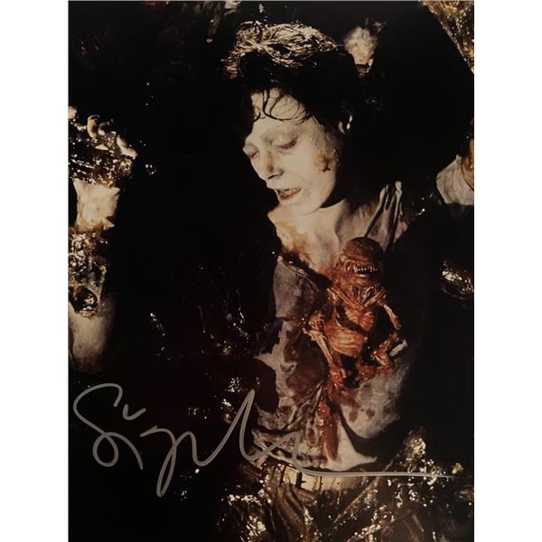 Aliens Sigourney Weaver signed movie photo