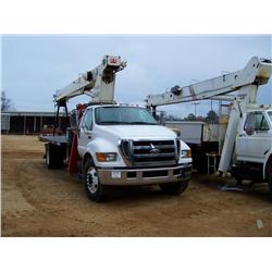 2005 FORD R750 S/A FLATBED BOOM TRUCK