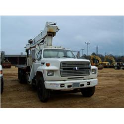 1989 FORD F800 S/A BOOM TRUCK