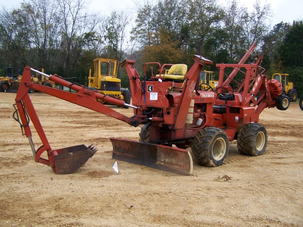 DITCH WITCH R40 TRENCHER ditch-witch-r40-trencher