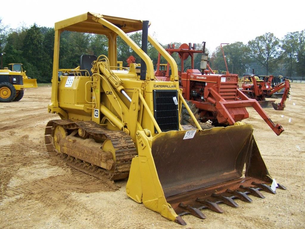 CAT 931 CRAWLER LOADER J.M. Wood Auction Company, Inc.