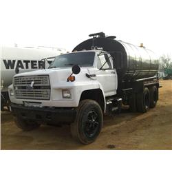 1986 FORD F800 T/A WATER TRUCK