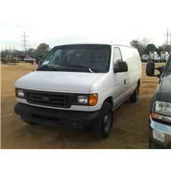 2004 FORD CARGO VAN