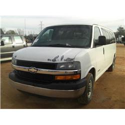 2003 CHEVROLET 3500 15 PASSENGER VAN